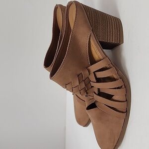 Universal Thread Good Co. Women's Brown Mules, size 7.5